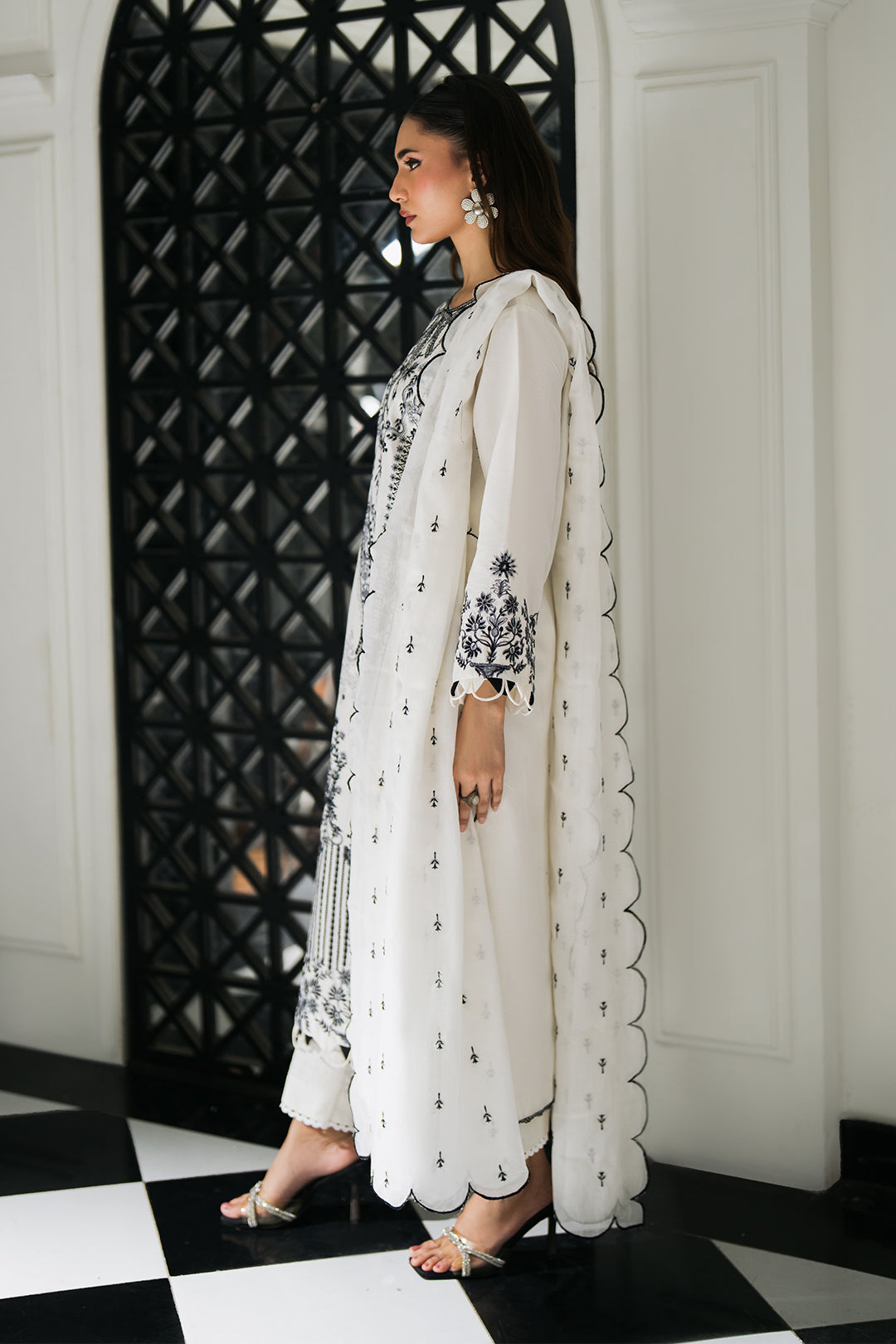 SF - 358 | Intricate Black