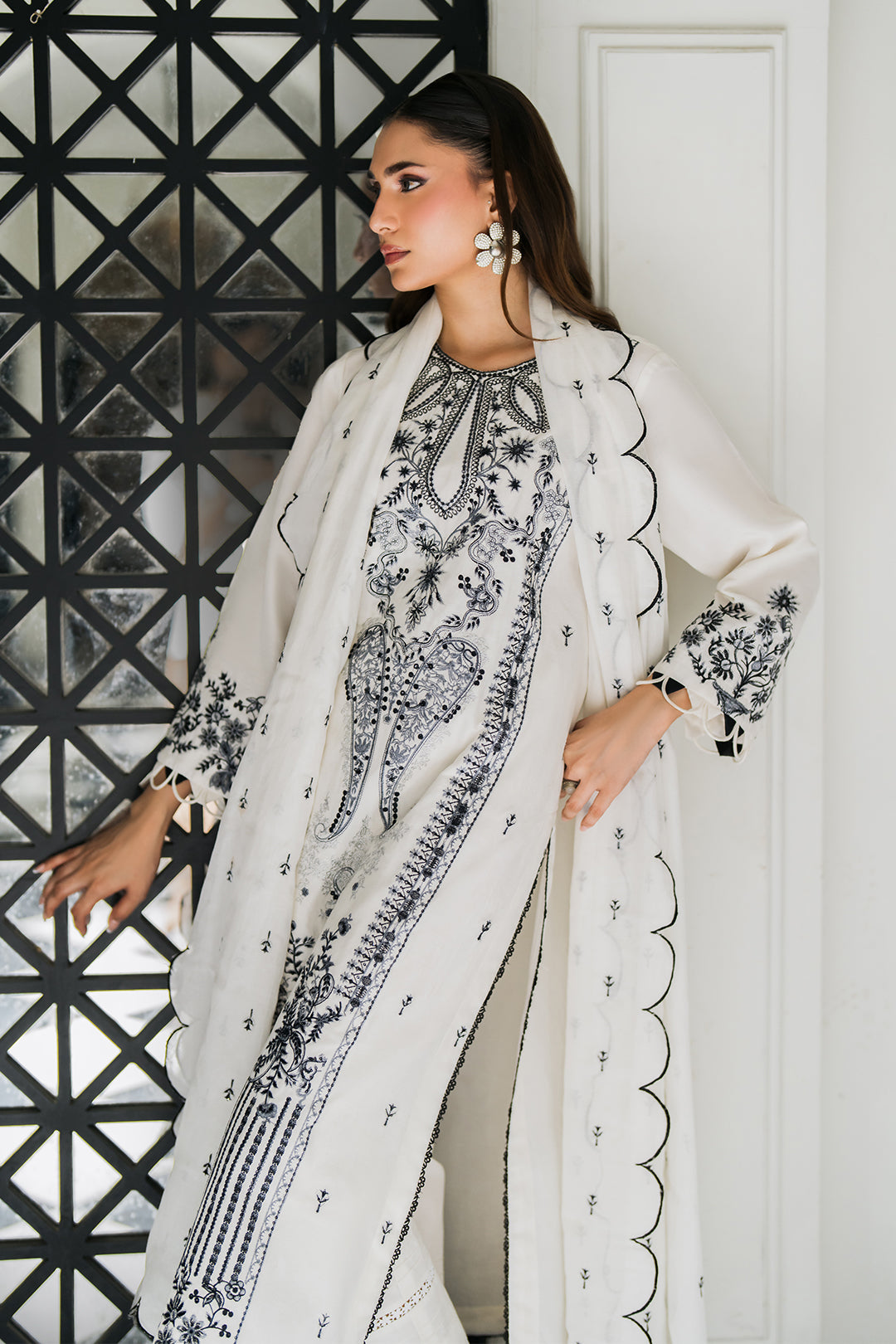 SF - 358 | Intricate Black