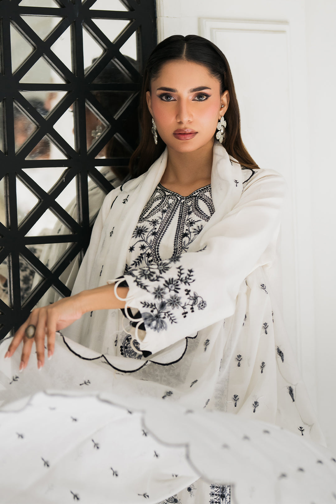SF - 358 | Intricate Black